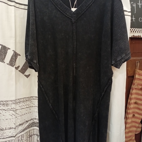 new in Dresses & Skirts - Chic Black Acid Washed New In Ribbed Midi‎ Dress